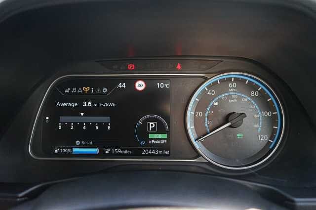 Nissan LEAF 40kWh Tekna Hatchback 5dr Electric Auto (150 ps)