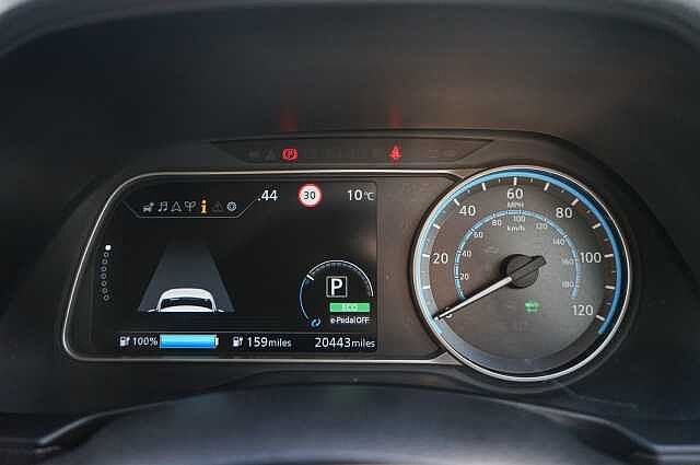 Nissan LEAF 40kWh Tekna Hatchback 5dr Electric Auto (150 ps)