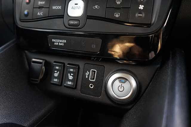 Nissan LEAF 40kWh Tekna Hatchback 5dr Electric Auto (150 ps)