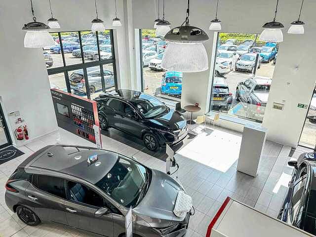 Nissan LEAF 40kWh Tekna Hatchback 5dr Electric Auto (150 ps)