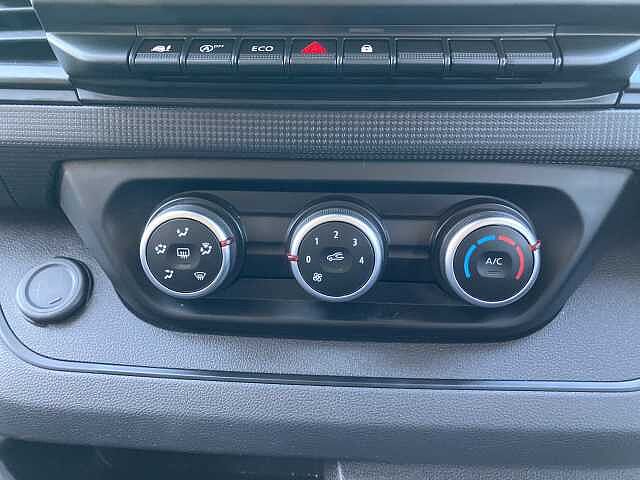 Nissan Primastar 2.0 dCi 110ps H1 Tekna Van