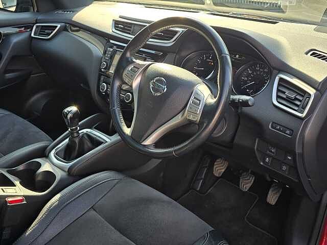 Nissan Qashqai 1.2 DiG-T N-Vision 5dr