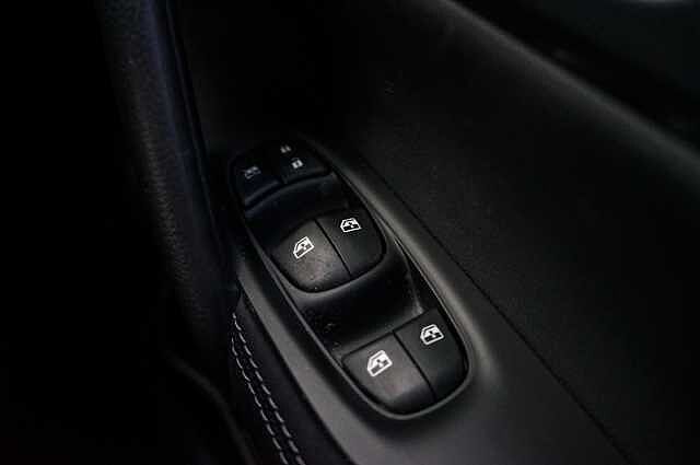 Nissan Qashqai 1.2 DIG-T N-Connecta SUV 5dr Petrol Manual Euro 6 (s/s) (115 ps)