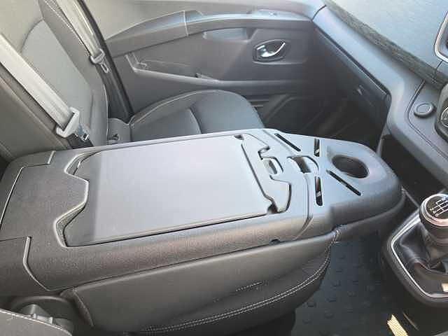 Nissan Primastar 2.0 dCi 130ps H1 Tekna Van