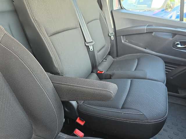 Nissan Primastar 2.0 dCi 130ps H1 Tekna Van