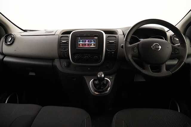 Nissan NV300 Combi 1.6 dCi 125 Tekna MPV L1 H1 with 9 Seats + Sat Nav and Air Con