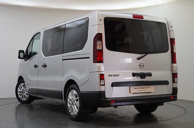 Nissan NV300 Combi 1.6 dCi 125 Tekna MPV L1 H1 with 9 Seats + Sat Nav and Air Con