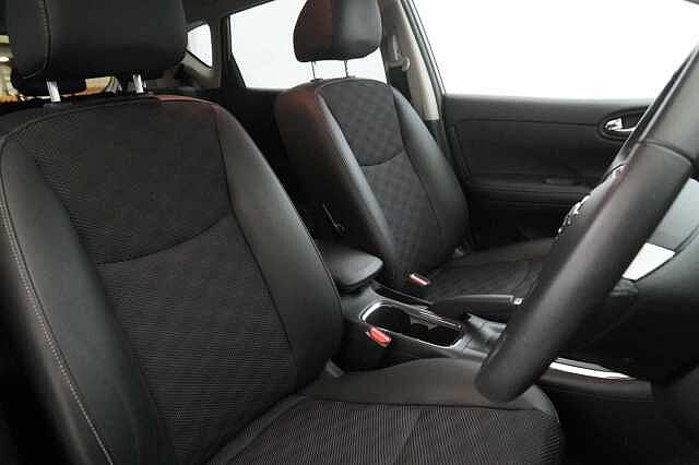 Nissan Pulsar 1.2 DIG-T 115 N-Connecta with Sat Nav and Rear Camera