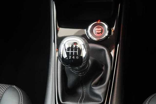 Nissan Pulsar 1.2 DIG-T 115 N-Connecta with Sat Nav and Rear Camera