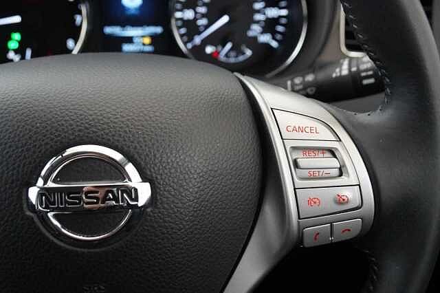 Nissan Pulsar 1.2 DIG-T 115 N-Connecta with Sat Nav and Rear Camera