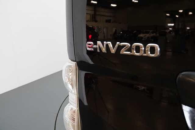 Nissan e-NV200 Combi 40KW Visia Auto with 7 Seats and Heat Pack Upgrade