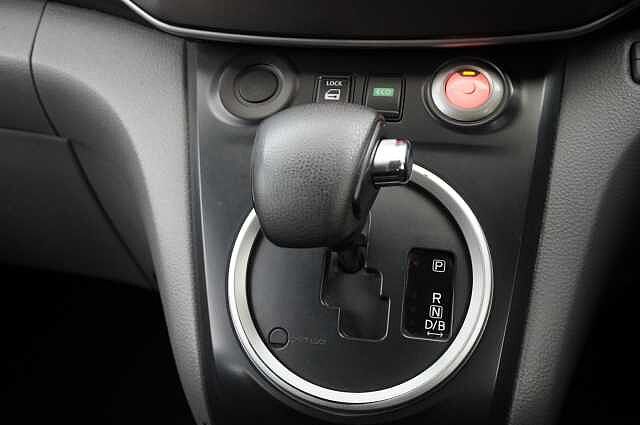 Nissan e-NV200 Combi 40KW Visia Auto with 7 Seats and Heat Pack Upgrade