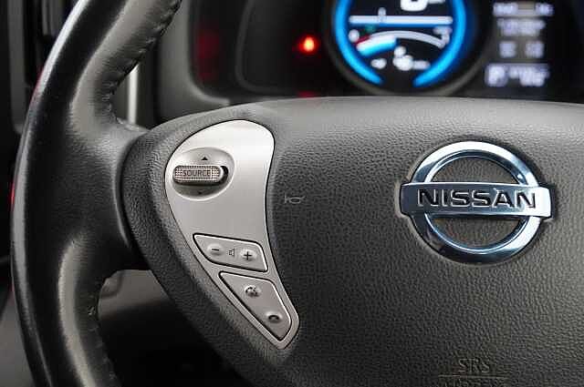 Nissan e-NV200 Combi 40KW Visia Auto with 7 Seats and Heat Pack Upgrade