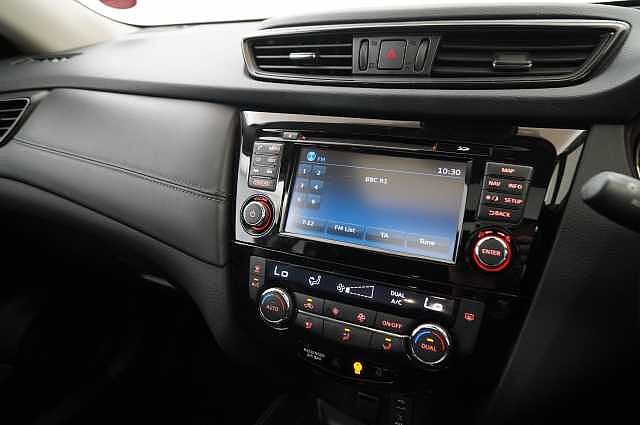 Nissan X-Trail 1.7 dCi 150 2WD Acenta Premium with 5 Seats and Panoramic Sunroof