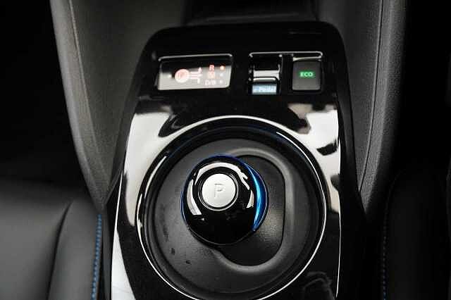 Nissan LEAF 40KW N-Connecta Auto with Sat Nav and 360 View Cameras
