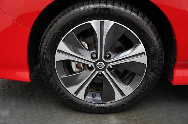 Nissan LEAF 40KW N-Connecta Auto with Sat Nav and 360 View Cameras