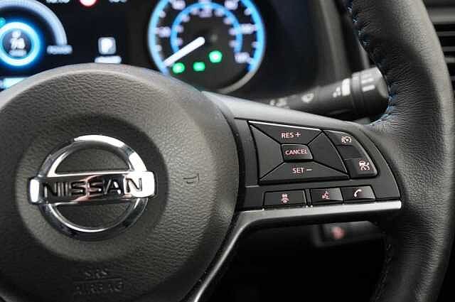 Nissan LEAF 40KW N-Connecta Auto with Sat Nav and 360 View Cameras