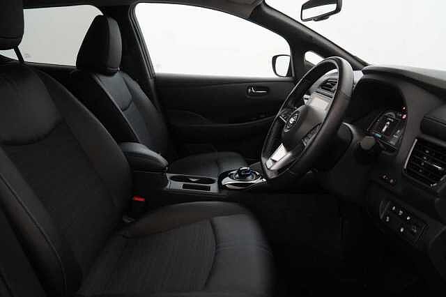 Nissan LEAF 40KW N-Connecta Auto with Sat Nav and 360 View Cameras