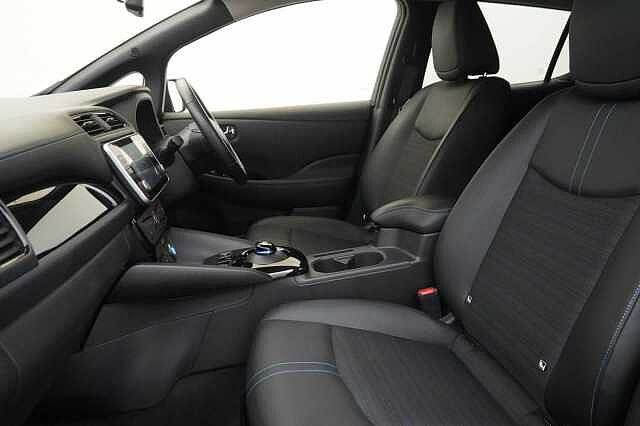Nissan LEAF 40KW N-Connecta Auto with Sat Nav and 360 View Cameras