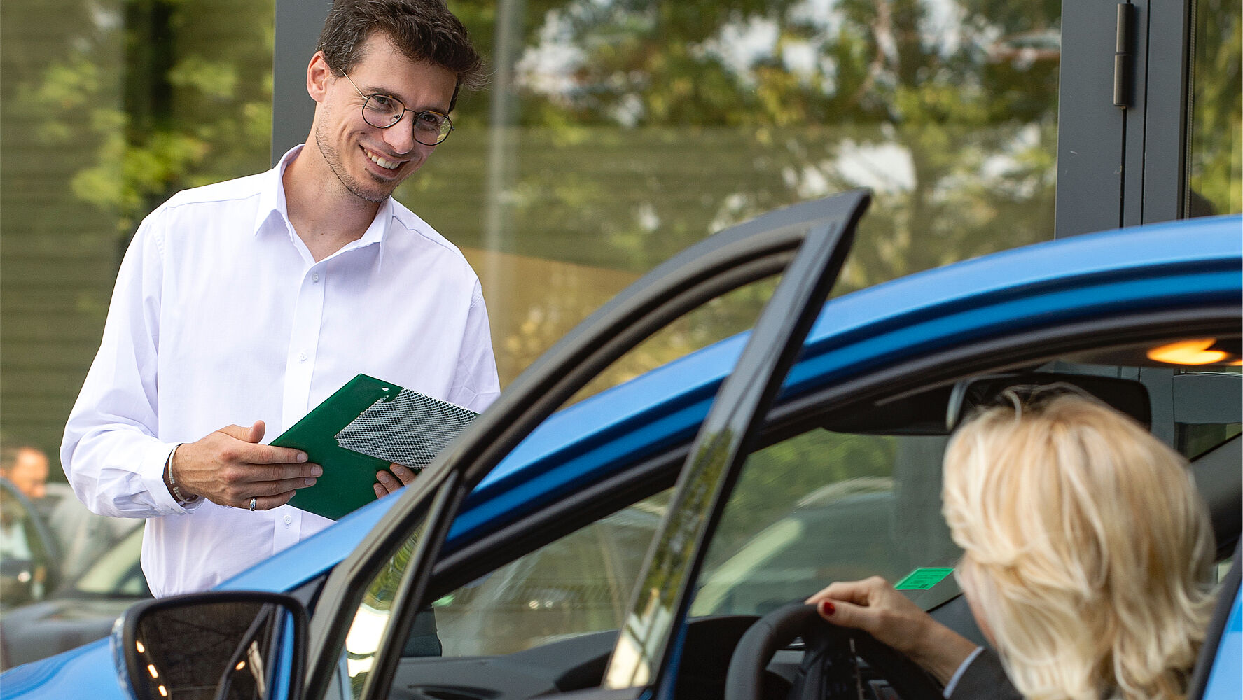 Can my local dealer arrange finance?