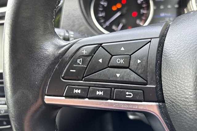 Nissan Qashqai 1.3 DIG-T ACENTA PREMIUM 5DR