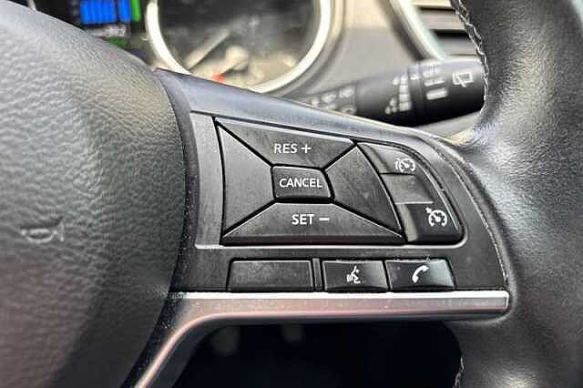 Nissan Qashqai 1.3 DIG-T ACENTA PREMIUM 5DR