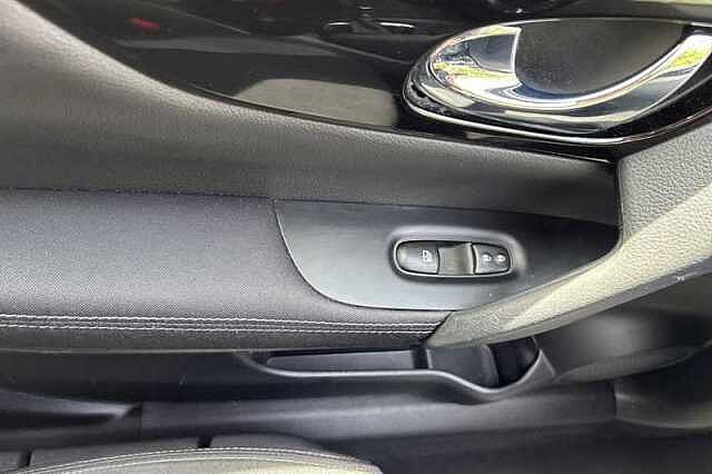 Nissan Qashqai 1.3 DIG-T ACENTA PREMIUM 5DR