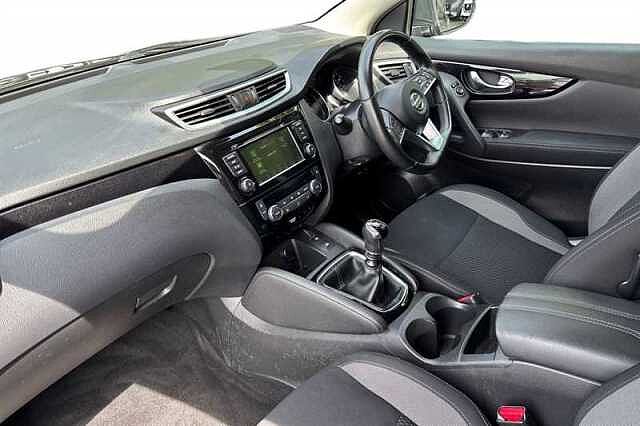 Nissan Qashqai 1.3 DIG-T ACENTA PREMIUM 5DR
