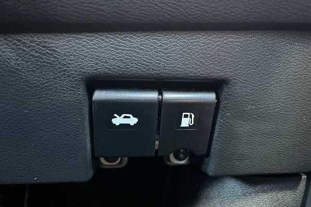 Nissan Micra 0.9 IG-T N-CONNECTA 5DR