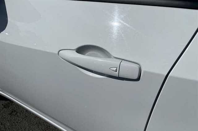 Nissan Micra 0.9 IG-T TEKNA 5DR