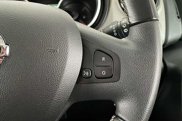 Nissan NV300 1.6 dCi 125ps H1 Tekna Combi Van