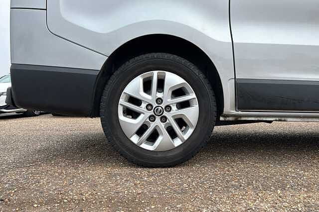 Nissan NV300 1.6 dCi 125ps H1 Tekna Combi Van